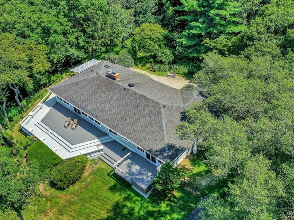 1 Dolphin Way, Riverhead NY 11901