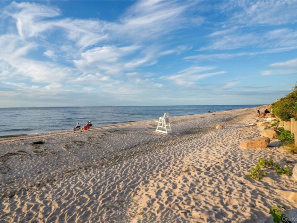 1 Dolphin Way, Riverhead NY 11901