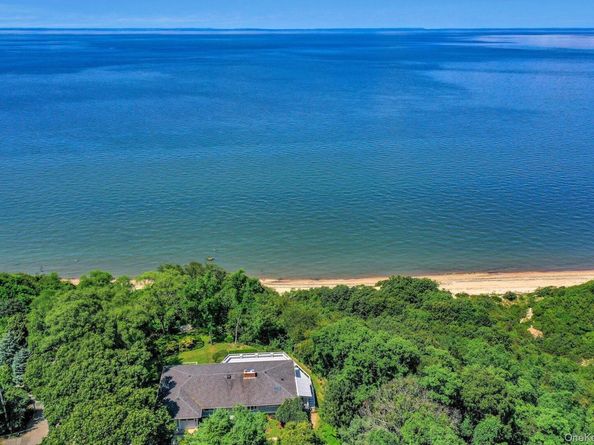 1 Dolphin Way, Riverhead NY 11901