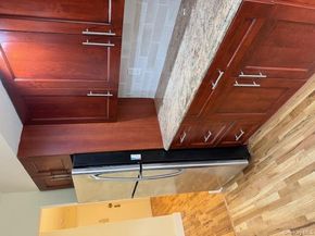 250 W Merrick Road 2R, Freeport NY 11520