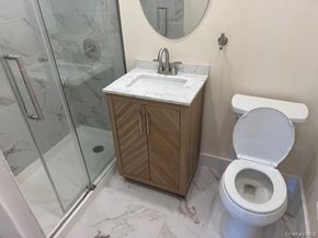 250 W Merrick Road 2R, Freeport NY 11520