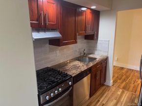 250 W Merrick Road 2R, Freeport NY 11520