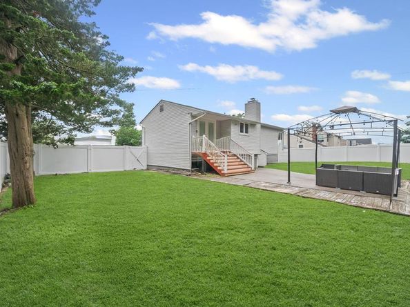 3115 Heather Avenue, Medford NY 11763