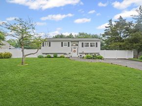 3115 Heather Avenue, Medford NY 11763