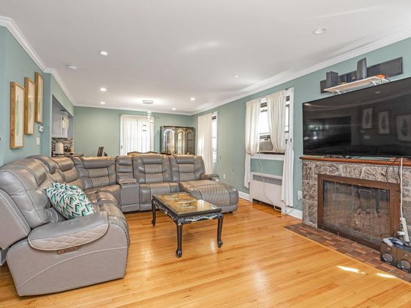 203-15 100th Avenue, Hollis NY 11423