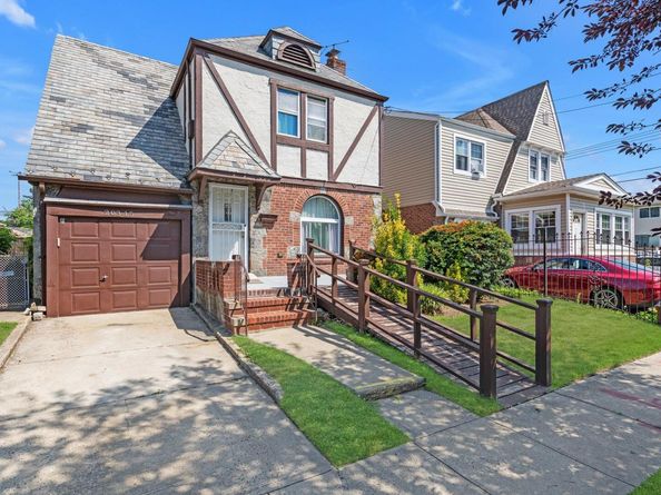 203-15 100th Avenue, Hollis NY 11423