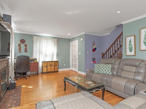 203-15 100th Avenue, Hollis NY 11423