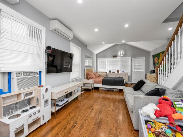13917 Glassboro Avenue, Jamaica NY 11435