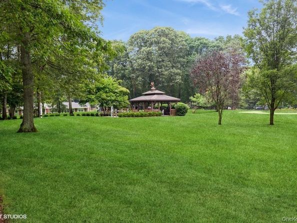 166 Ventry Court B, Ridge NY 11961