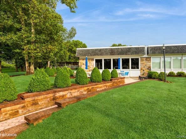 166 Ventry Court B, Ridge NY 11961