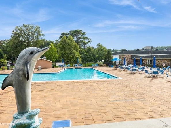 166 Ventry Court B, Ridge NY 11961