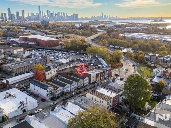 12 Bayview Avenue, Jersey City NJ 07305