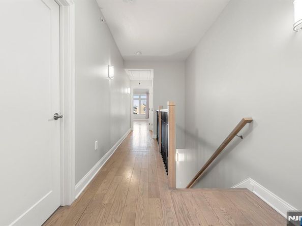 805 Fairview Lane, Fort Lee NJ 07024