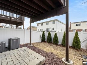 805 Fairview Lane, Fort Lee NJ 07024