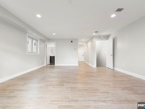 805 Fairview Lane, Fort Lee NJ 07024