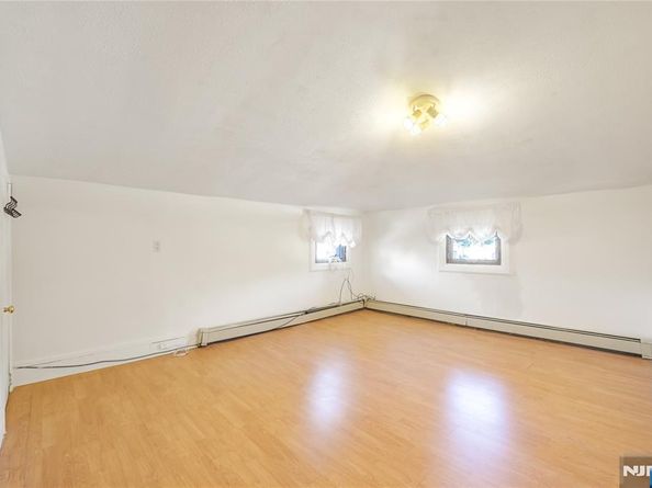 1098 Edgewood Lane, Fort Lee NJ 07024