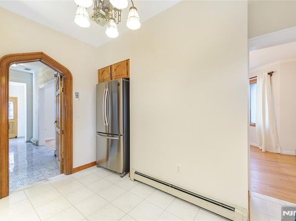1098 Edgewood Lane, Fort Lee NJ 07024