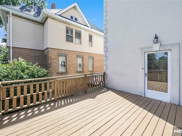 1098 Edgewood Lane, Fort Lee NJ 07024