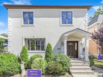 1098 Edgewood Lane