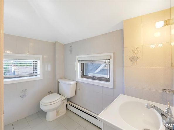 1098 Edgewood Lane, Fort Lee NJ 07024