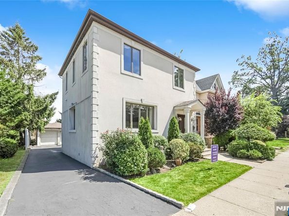 1098 Edgewood Lane, Fort Lee NJ 07024