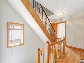 1098 Edgewood Lane, Fort Lee NJ 07024