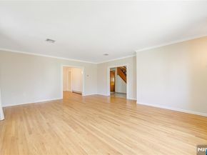 1098 Edgewood Lane, Fort Lee NJ 07024
