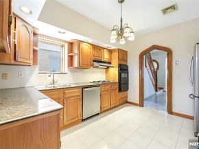 1098 Edgewood Lane, Fort Lee NJ 07024
