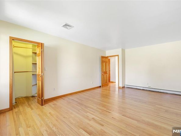 1098 Edgewood Lane, Fort Lee NJ 07024