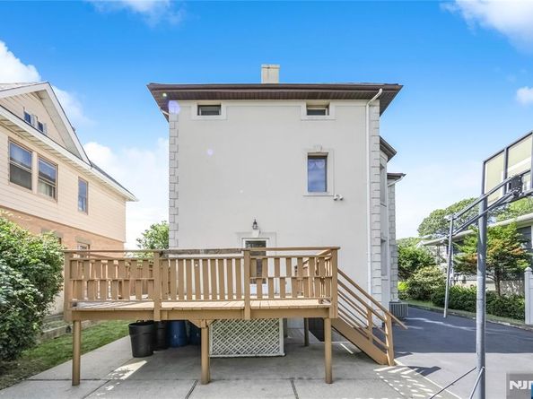 1098 Edgewood Lane, Fort Lee NJ 07024
