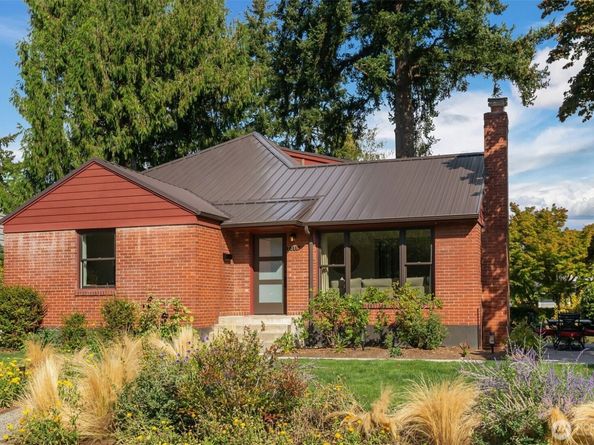 7318 54th Avenue NE, Seattle WA 98115