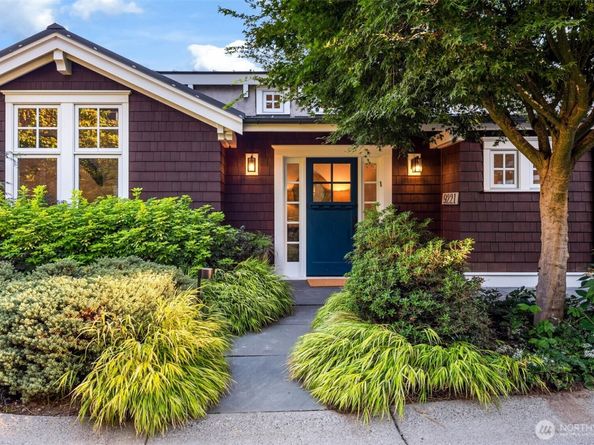 9221 SE 46th Street, Mercer Island WA 98040