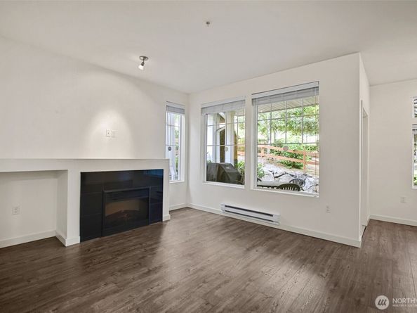 21055 40th Place F1, SeaTac WA 98198