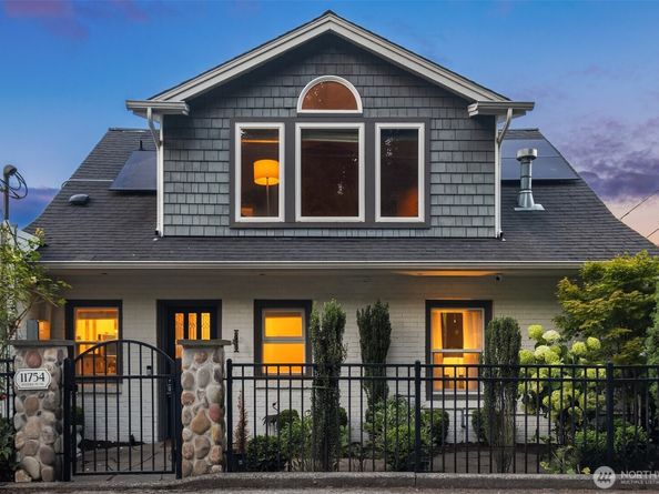 11754 Riviera Place NE, Seattle WA 98125