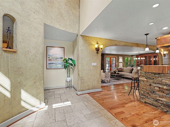12838 NE 73rd Street, Kirkland WA 98033