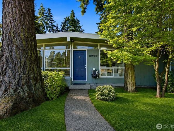 12039 SE 42nd St, Bellevue WA 98006