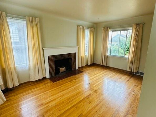 4137 54th Avenue SW, Seattle WA 98116