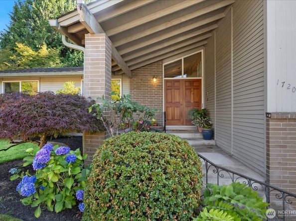 17202 Sealawn Place, Edmonds WA 98026