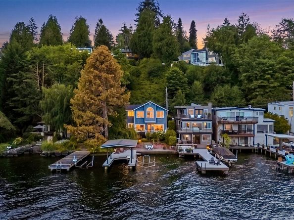 11728 Riviera Place NE, Seattle WA 98125