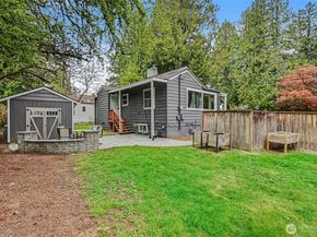 11347 Sand Point Way NE, Seattle WA 98125