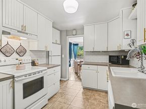 11347 Sand Point Way NE, Seattle WA 98125
