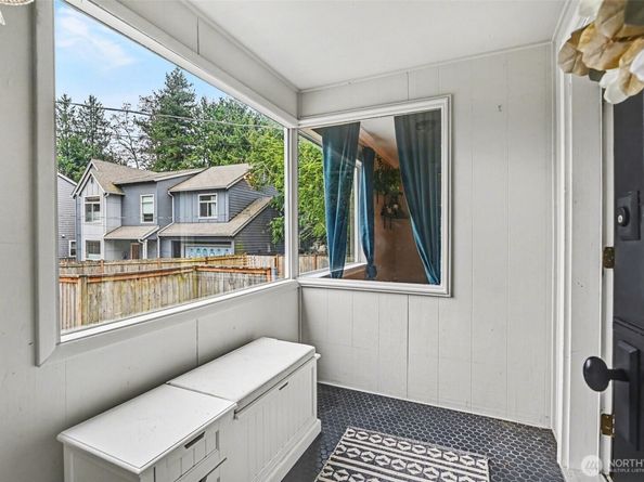 11347 Sand Point Way NE, Seattle WA 98125