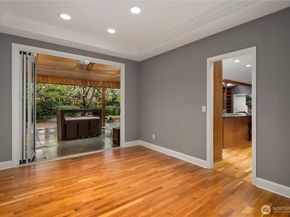 10444 SE 22nd Street, Bellevue WA 98004