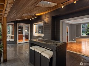 10444 SE 22nd Street, Bellevue WA 98004