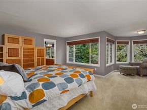 10444 SE 22nd Street, Bellevue WA 98004