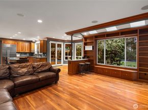 10444 SE 22nd Street, Bellevue WA 98004