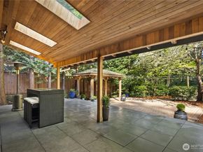 10444 SE 22nd Street, Bellevue WA 98004