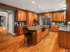 10444 SE 22nd Street, Bellevue WA 98004