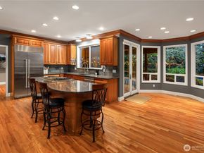 10444 SE 22nd Street, Bellevue WA 98004