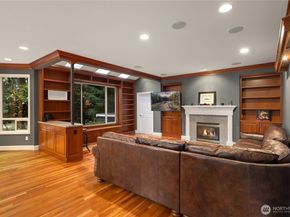 10444 SE 22nd Street, Bellevue WA 98004